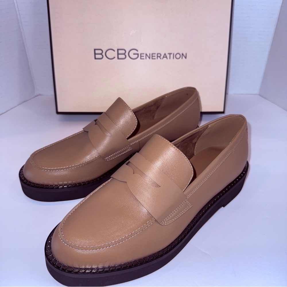 🆕 BCBGeneration Luxe Tan Penny Loafers – NWT Comfort + Style Size 9M 🆕